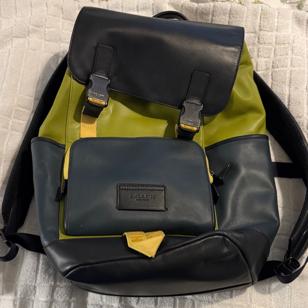 Coach Men's Backpack in Black and Olive